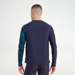 Mens Wave Break LS Rashie -Cancer Council Shop 240924 CancerCouncil Ecom ONMODEL CCCCC169104 0019